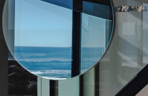 Scarborough Apartment | Scarborough Loft: Your Stylish Seaside Retreat