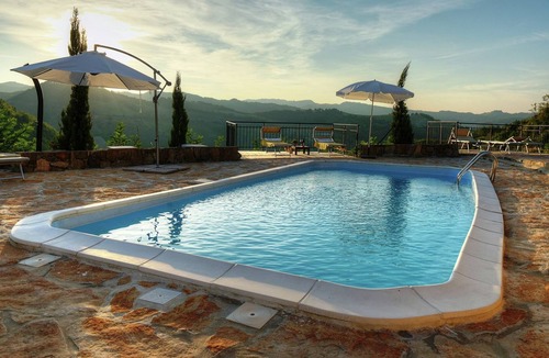 Modigliana House | Scenic holiday home in Modigliana with fenced garden