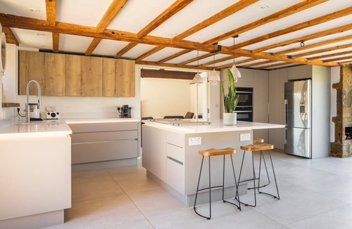 Hook Norton House | Scotland End Barn Luxury 5 Bedroom Cotswolds Home, walk to pubs, idyllic village