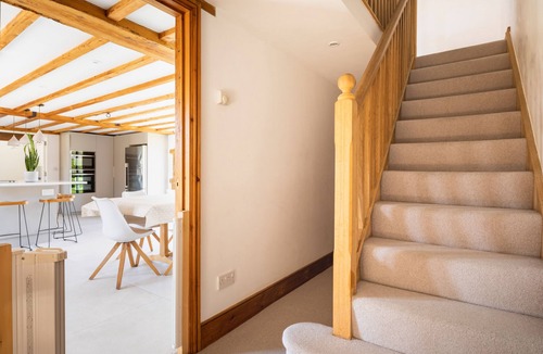 Hook Norton House | Scotland End Barn Luxury 5 Bedroom Cotswolds Home, walk to pubs, idyllic village