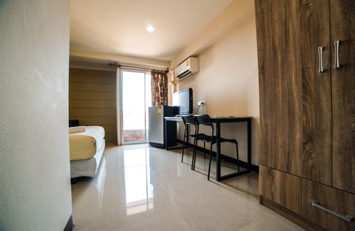 Tha Thaewawong Hotel | Sea Land View