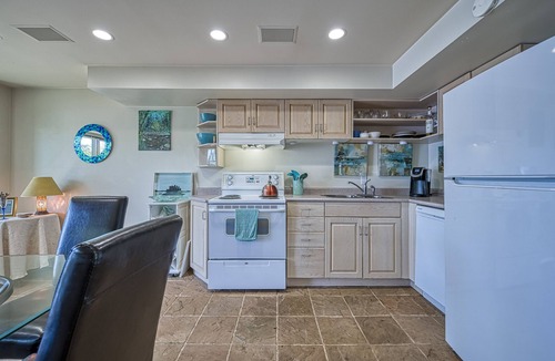 District of North Vancouver House | Sea 'n Sand - Deep Cove Waterfront- Kayaks! 7 day weekly rentals .