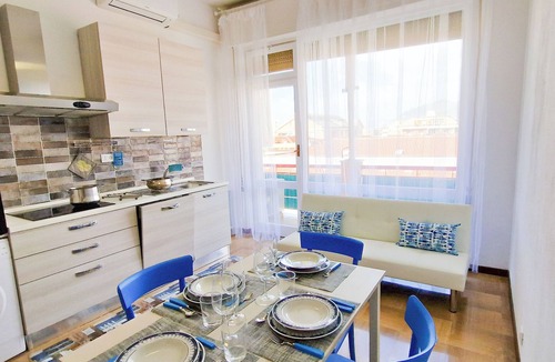 Lavagna Apartment | Sea view 2 steps away from everything. 21A
