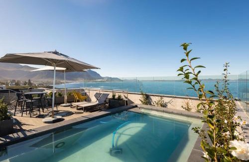 Hermanus City-Centre Apartment | Sea-View Studio - Hermanus Waterfront Apartments