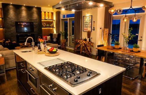 Halifax House | Seacliff- Luxury Halifax Waterfront Paradise -Pool, Hot Tub, Wharf & Boathouse