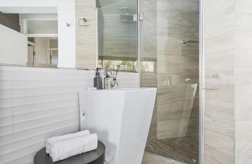 Bantry Bay Apartment | Seacliffe 502