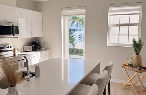 Palm Cay Villa | Searenity, a haven of peace combining luxury and serenity, private beach 3 minutes away.
