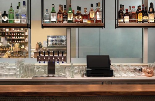 Lower Lonsdale Hotel | Seaside Hotel North Vancouver