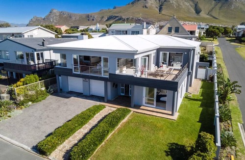 Kleinmond Apartment | Seaside Luxury for Families & Friends in Kleinmond