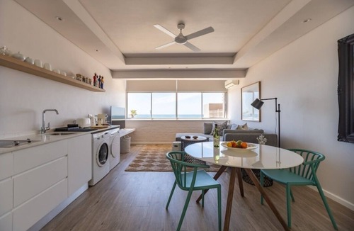 Mouille Point Apartment | Seaside Serenity Studio by HMH