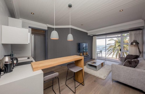 Camps Bay Apartment | Seasonsfind - The Bay
