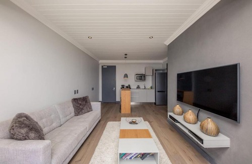 Camps Bay Apartment | Seasonsfind - The Bay