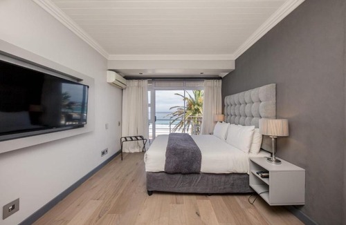 Camps Bay Apartment | Seasonsfind - The Bay