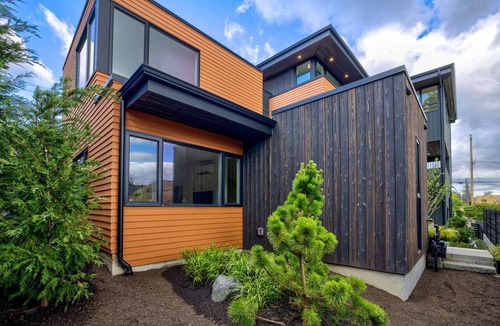 Wallingford Apartment | Secret Hideaway - New Custom Built Home