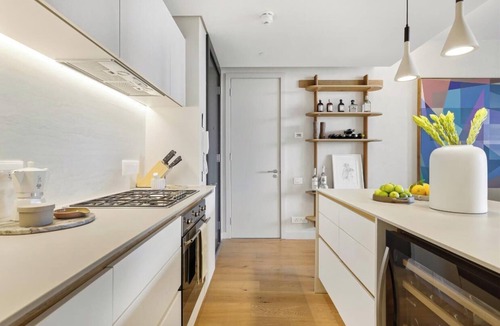 Silo District Apartment | Secure one bedroom in the desirable Waterfront
