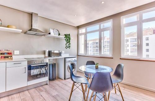 Cape Town City Centre Apartment | Senator Park Apartment