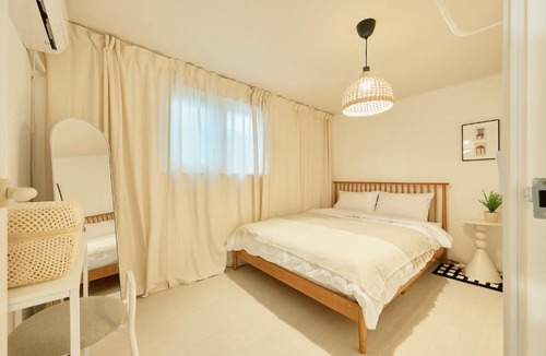Yongsan-gu Apartment | Seoul Station AREX 2BR Private 명동 홍대 DDP