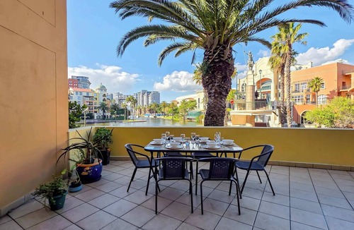 Century City Apartment | Serene Family Estate, Pools, Parks & Free Parking