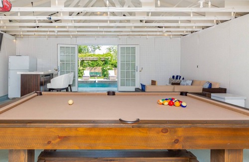 Silver Beach House | Shelter Island Retreat With Pool, Home Theater, Close To Beach & Pet Friendly