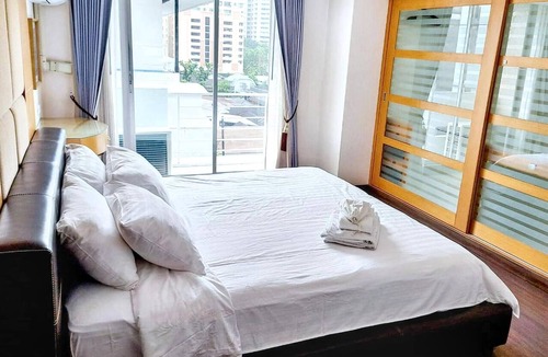 Khlong Toei Nuea Condo | Short-Term Rental Allowed - 6D Downtown Bkk Serviced Apartment