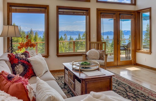 Talmont House | Sierra Vista - Lakeview - TLUXP