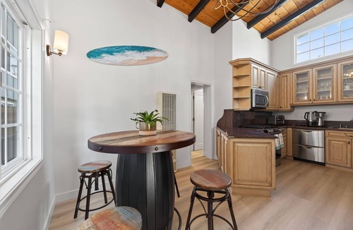 Silver Strand House | Silver Strand Beach Escape. Golf cart and e-bike included.