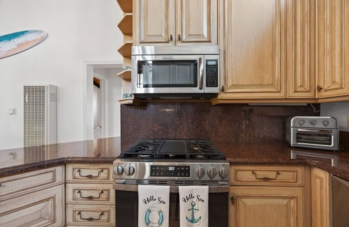 Silver Strand House | Silver Strand Beach Escape. Golf cart and e-bike included.
