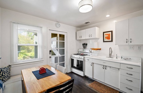Silver Strand House | Silver Surf Bungalow w/Hot Tub - Steps from Beach