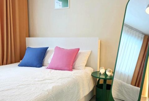 Daeheung-dong Villa | Sinchon Station Walks 3 Minutes Hongik University Gwanghwamun Seongsu Airport Railroad No Free Gym Storage Slope