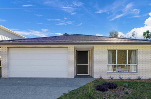 Tomakin House | Single Level Retreat Near Beach & Mogo Trails