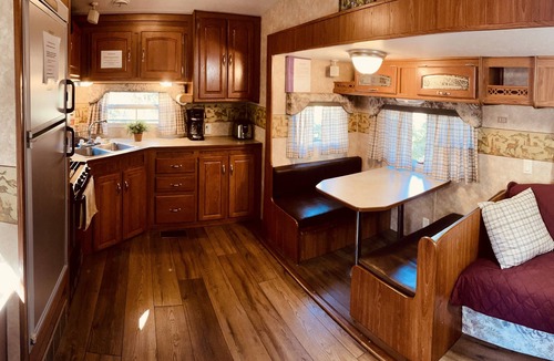 Ventura County House | Sisar Creek Sanctuary in Upper Ojai, at the trailhead to Santa Paula waterfalls