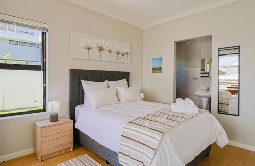 Kleinmond Apartment | Sitari On Sea Pool Sea Views Kleinmond
