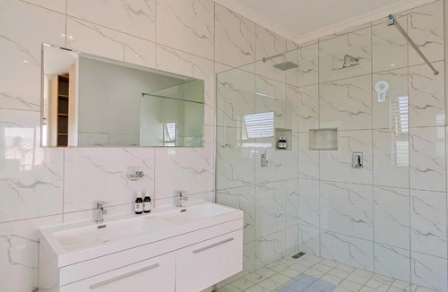 Kleinmond Apartment | Sitari On Sea Pool Sea Views Kleinmond
