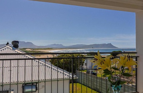 Kleinmond Apartment | Sitari On Sea Pool Sea Views Kleinmond
