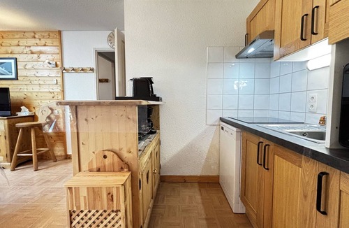 Flumet Apartment | Ski-in apartment with indoor pool