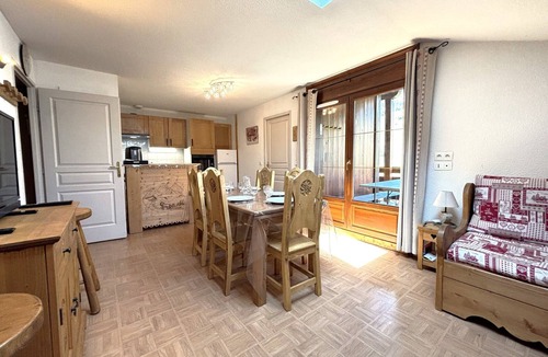 Flumet Apartment | Ski-in apartment with indoor pool
