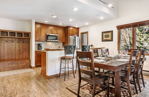 Beaver Creek Condo | Ski-In/Out, Top Floor, Corner Unit, Short Walk to Village & Ski School, Hot Tub