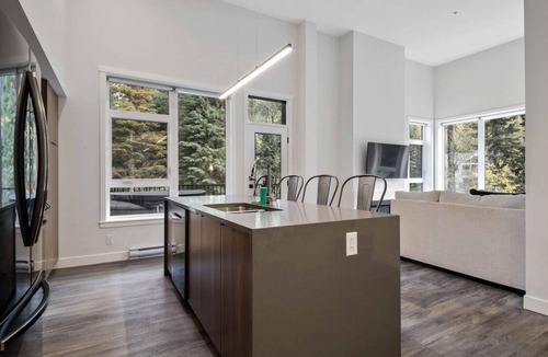 Sun Peaks Condo | Ski In /Ski Out, 3 Bed 2 Bath Condo w/Hot Tub