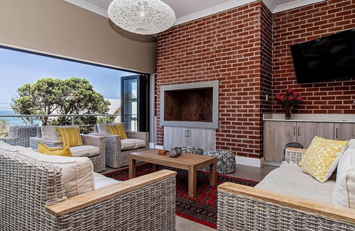 Kleinmond Apartment | Skuinsklip | Elegant Coastal Retreat | Kleinmond Beach | Sea View