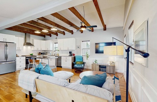 Westside House | Sleek Cottage - High-Speed WiFi, Central AC, Private Deck - Walk to Restaurants