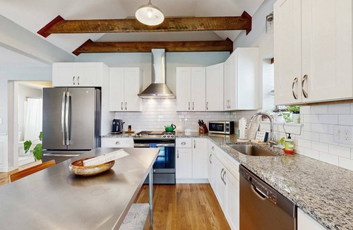 Westside House | Sleek Cottage - High-Speed WiFi, Central AC, Private Deck - Walk to Restaurants