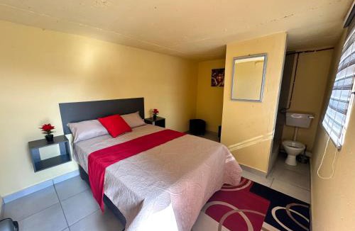 Greater Johannesburg Metropolitan Area House | SleepCozyGuestHouse