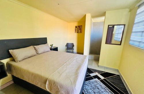 Greater Johannesburg Metropolitan Area House | SleepCozyGuestHouse