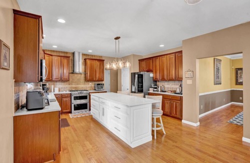 East Stroudsburg Apartment | Sleeps 12 | Sauna+Bar+Basement Game Room+Fire Pit