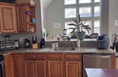 Lackawaxen Ski Chalet | Sleeps 14/2 Min to Ski Big Bear/Game Room /5BR Chalet