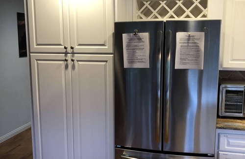 Simi Valley House | Sleeps 6 - 3 Bedroom - King - Queen - 2 Twins - Jacuzzi - Full Kitchen - Laundry