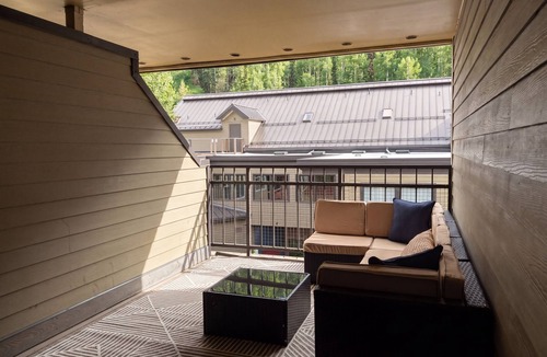 Telluride Condo | Slopeside Telluride Studio: Balcony Views of Chair 7 & Walk to Town