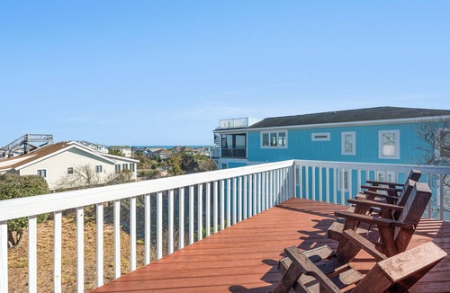 Carolina Dunes House | Slumbering Duck: 2-Min Walk to Beach | Dogs OK