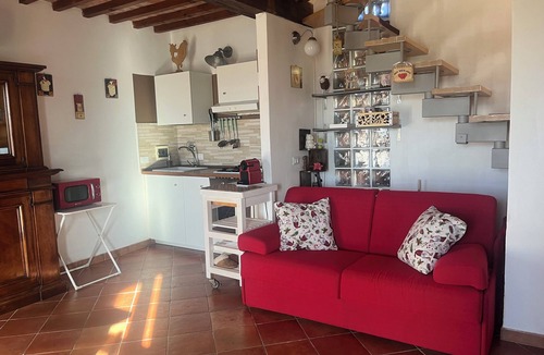 Calcinaia House | Small barn with exclusive garden