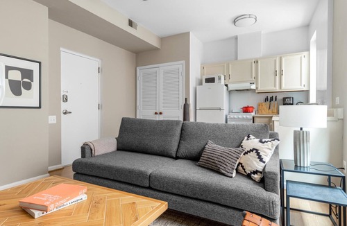 Adams Morgan Apartment | Smart Dupont Circle 1BR nr. U Street, Metro & Glen’s Mkt by Blueground